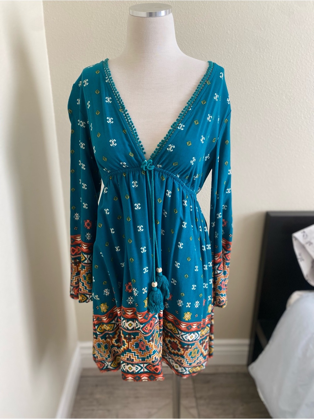 Xhilaration Teal Printed V-Neck Tunic with Tassel Ties